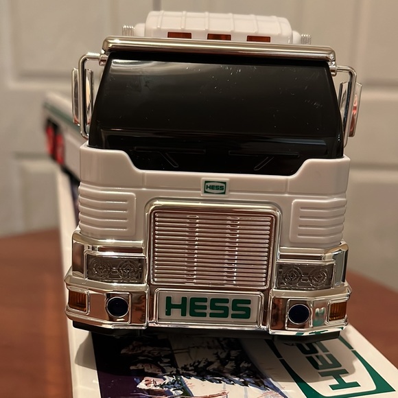 Hess 2006 Truck and Helicopter - Picture 5 of 8